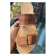 Cargar imagen en el visor de la galería, Michoacán- imprinted state sandals