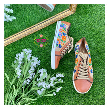 Cargar imagen en el visor de la galería, Tani - Embroided Sneakers