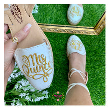 Cargar imagen en el visor de la galería, Mis Quince - Sweet 15 Gold Lace Up