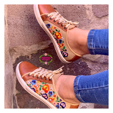 Cargar imagen en el visor de la galería, Tani - Embroided Sneakers