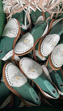 Cargar imagen en el visor de la galería, Silver Bride - Lace up