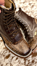 Cargar imagen en el visor de la galería, Botas Lacer Cinceladas-  PREORDER
