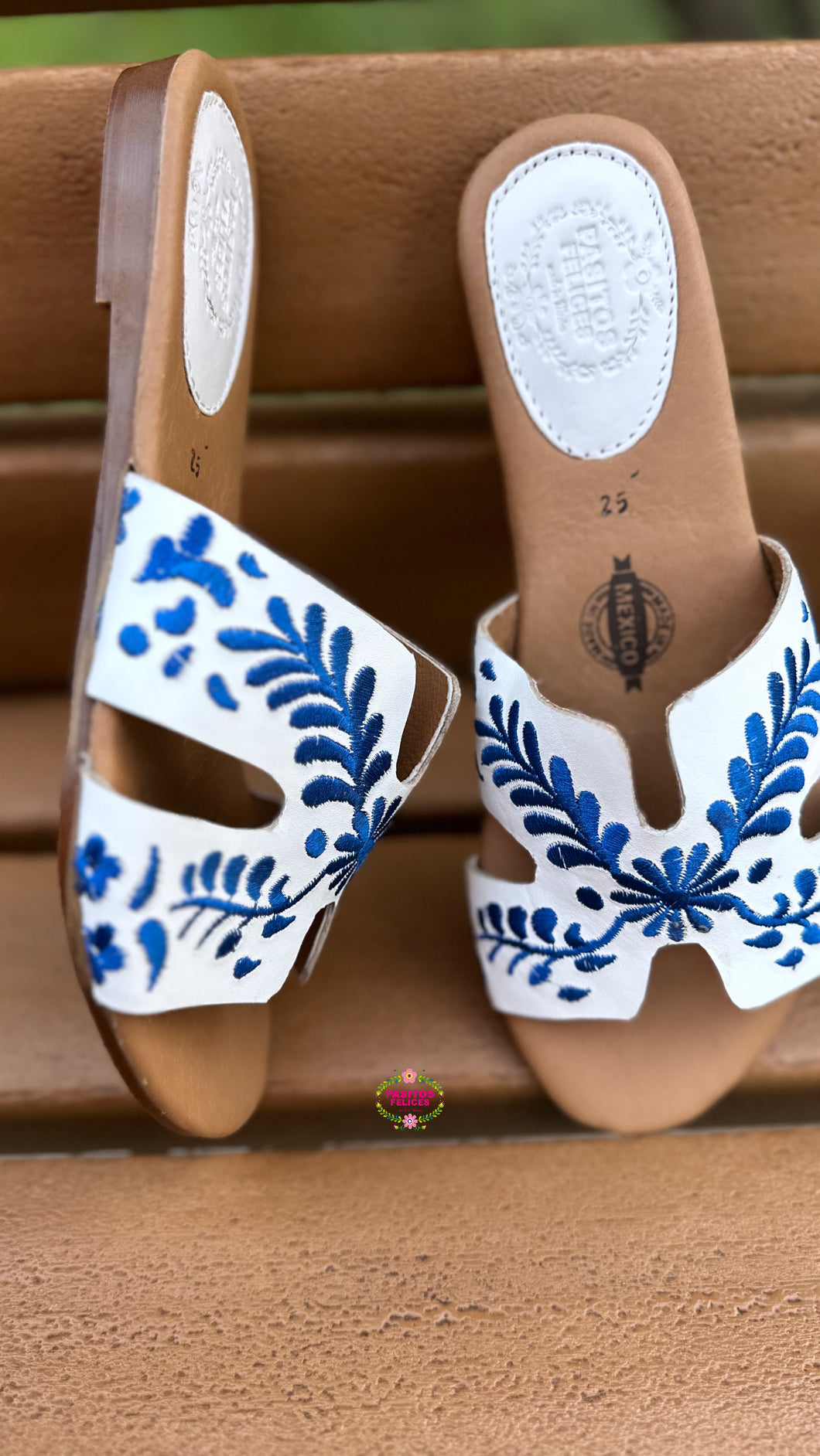 Viera - Navy Embroidered sandal