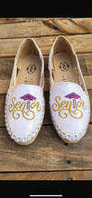 Cargar imagen en el visor de la galería, Gold 2026 Senior Purple- Flats

