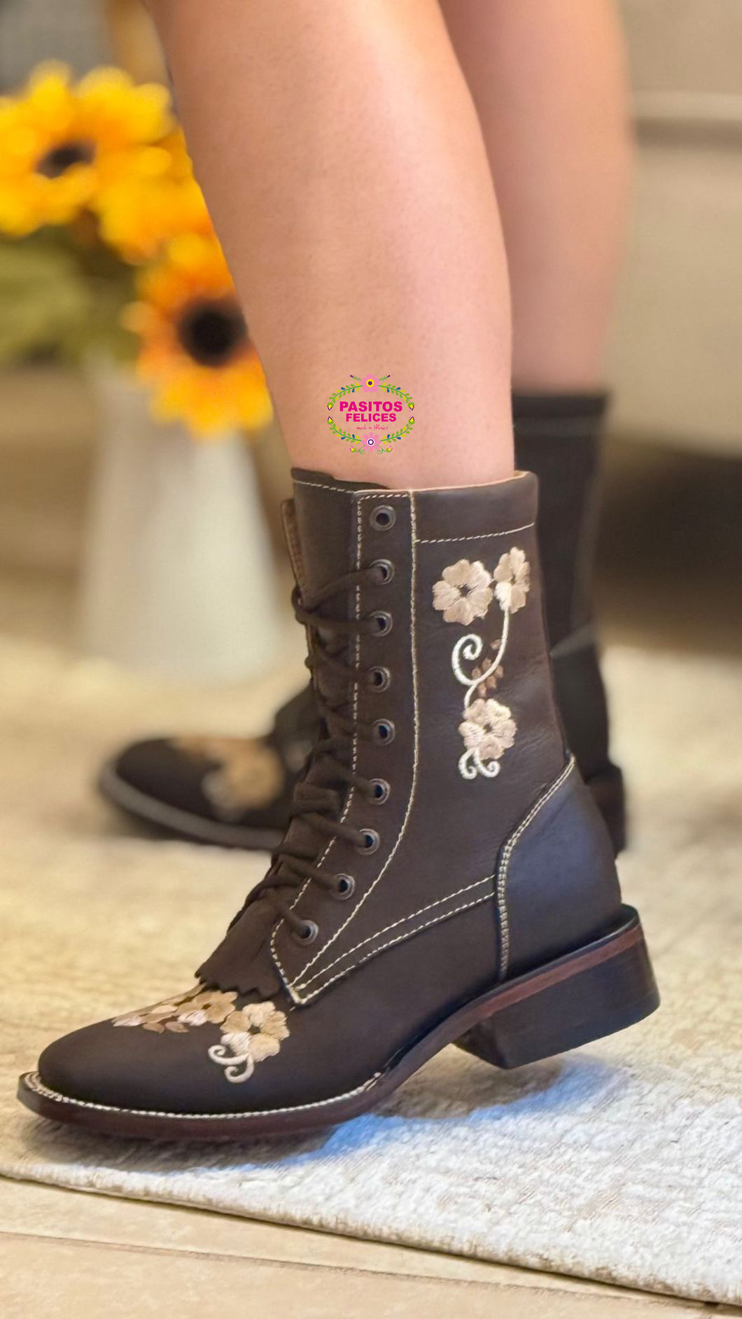 Botas Floreadas - Chocolate Leather Embroidered Boots PREORDER