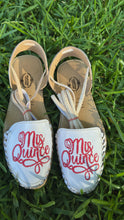 Cargar imagen en el visor de la galería, Mis Quince - red lace up
