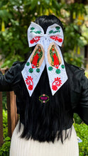 Cargar imagen en el visor de la galería, Moño Blanco Tri color Virgen- Embroidered Long Bow
