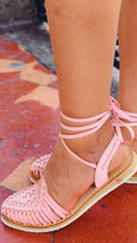 Cargar imagen en el visor de la galería, Rose Lace up
