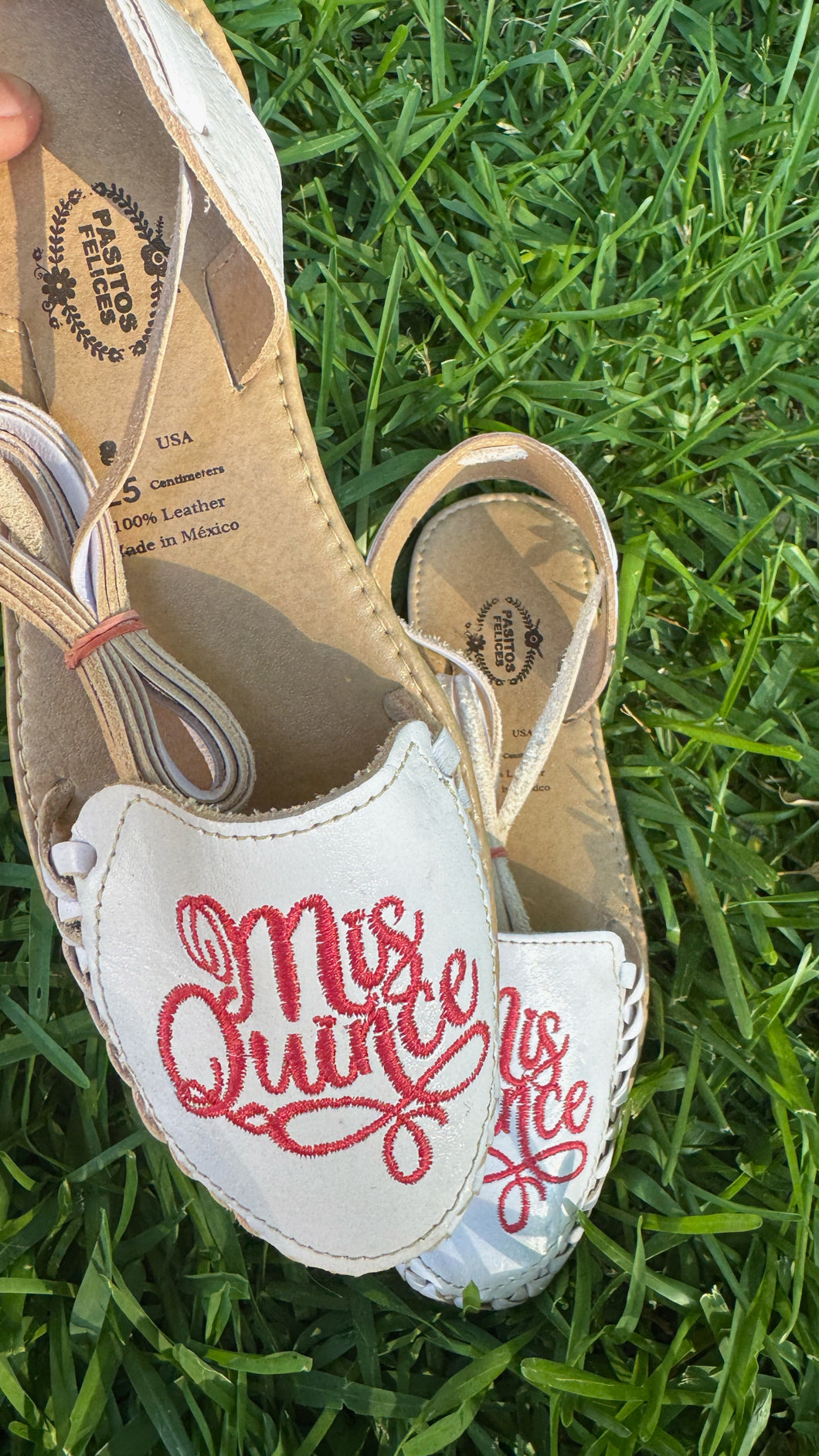 Mis Quince - red lace up