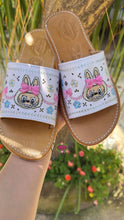 Cargar imagen en el visor de la galería, Monstruo- Embroidered white sandal PREORDER
