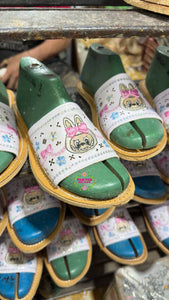 Monstruo- Embroidered white sandal PREORDER