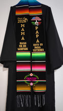 Cargar imagen en el visor de la galería, 2026 Papá Mama Gracias - Sacrifices Black Graduation Stole Sarape Sash IN STOCK
