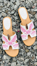 Cargar imagen en el visor de la galería, Viera - pink Embroidered sandal
