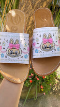 Cargar imagen en el visor de la galería, Monstruo- Embroidered white sandal PREORDER

