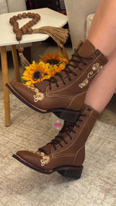 Botas Floreadas -Tan Leather Embroidered Boots PREORDER
