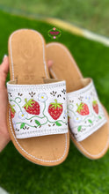 Cargar imagen en el visor de la galería, Fresa - Strawberry Daisy White Leather Sandals
