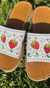 Fresa - Strawberry Daisy White Leather Sandals