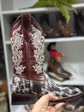 Cargar imagen en el visor de la galería, Cowhide Leather Boots
