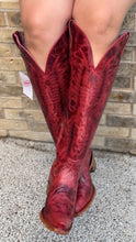 Cargar imagen en el visor de la galería, Botas Salma Rojas - Red Leather Boots
