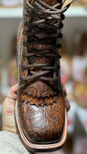 Cargar imagen en el visor de la galería, Shedron Doble Lacer - Leather Double Tooled Boots PREORDER

