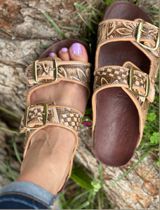 Sunflower Corcho - Hand tooled sunflower leather sandals