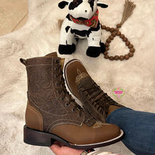 Cargar imagen en el visor de la galería, Botas Lacer - Cobre Laced Boots
