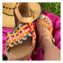 Cargar imagen en el visor de la galería, Esperanza - Leather colorful Open toes huaraches
