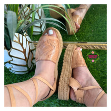 Cargar imagen en el visor de la galería, Bella Espadrille - Lace up
