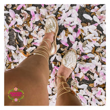 Cargar imagen en el visor de la galería, Gold Lace Up Vegan Huaraches
