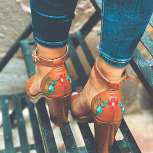 Garden - Tan leather embroidered Heels