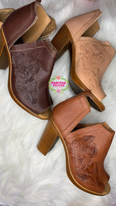 Rubia - Tooled light tan Booties