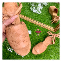 Cargar imagen en el visor de la galería, Bella Espadrille - Lace up
