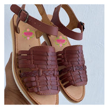 Cargar imagen en el visor de la galería, Azucena - Leather Open toed huaraches
