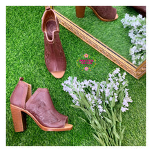 Cargar imagen en el visor de la galería, Morena - Brown Tooled Leather Booties
